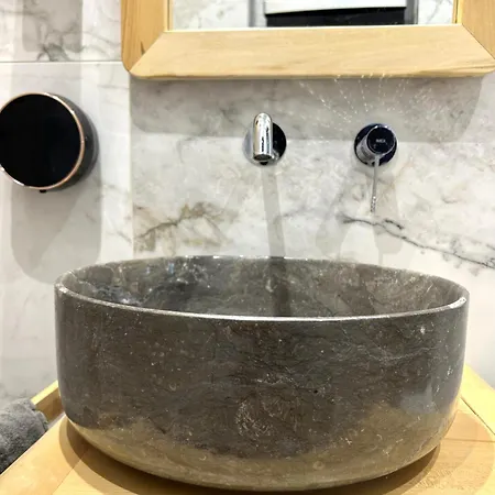 Katikia Villa Línia